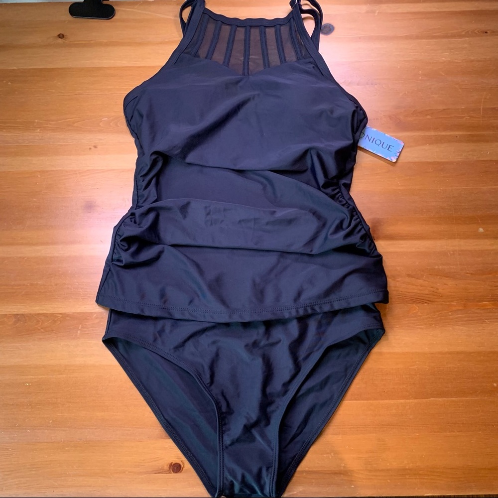 NWT Two piece swimsuit -Black - Size L - Top & Bikini bottom